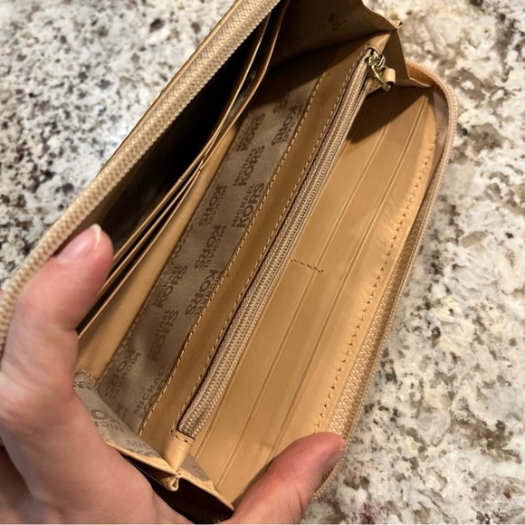 MICHAEL KORS WOMENS BEIGE LEATHER MEDIUM WALLET ZIP AROUND 4” X 8” - Picture 9 of 10